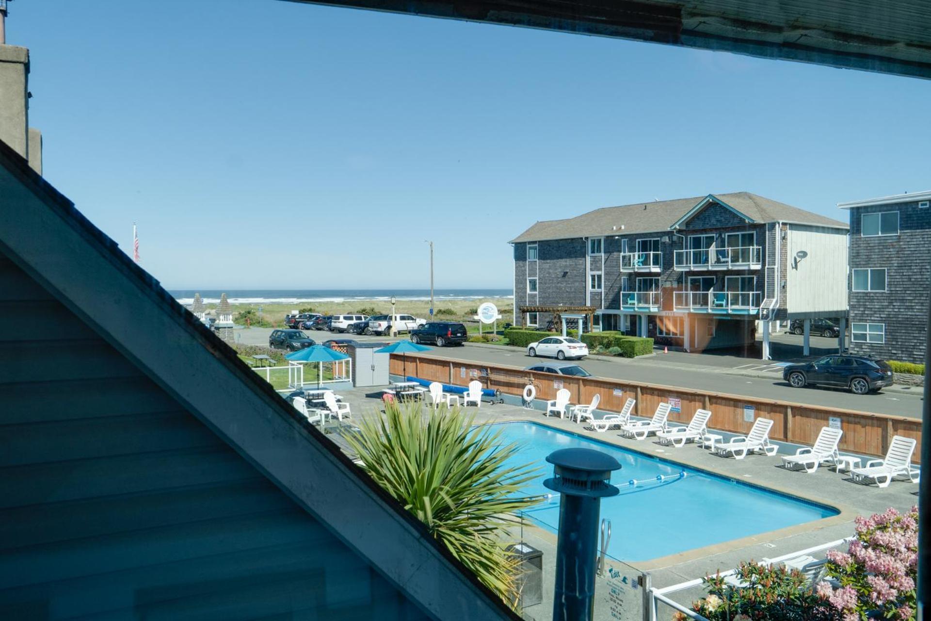 The Tides By The Sea Aparthotel Seaside Exterior photo